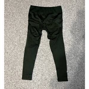 Fabletics Mid-Rise Seamless Rib 7/8 leggings size M